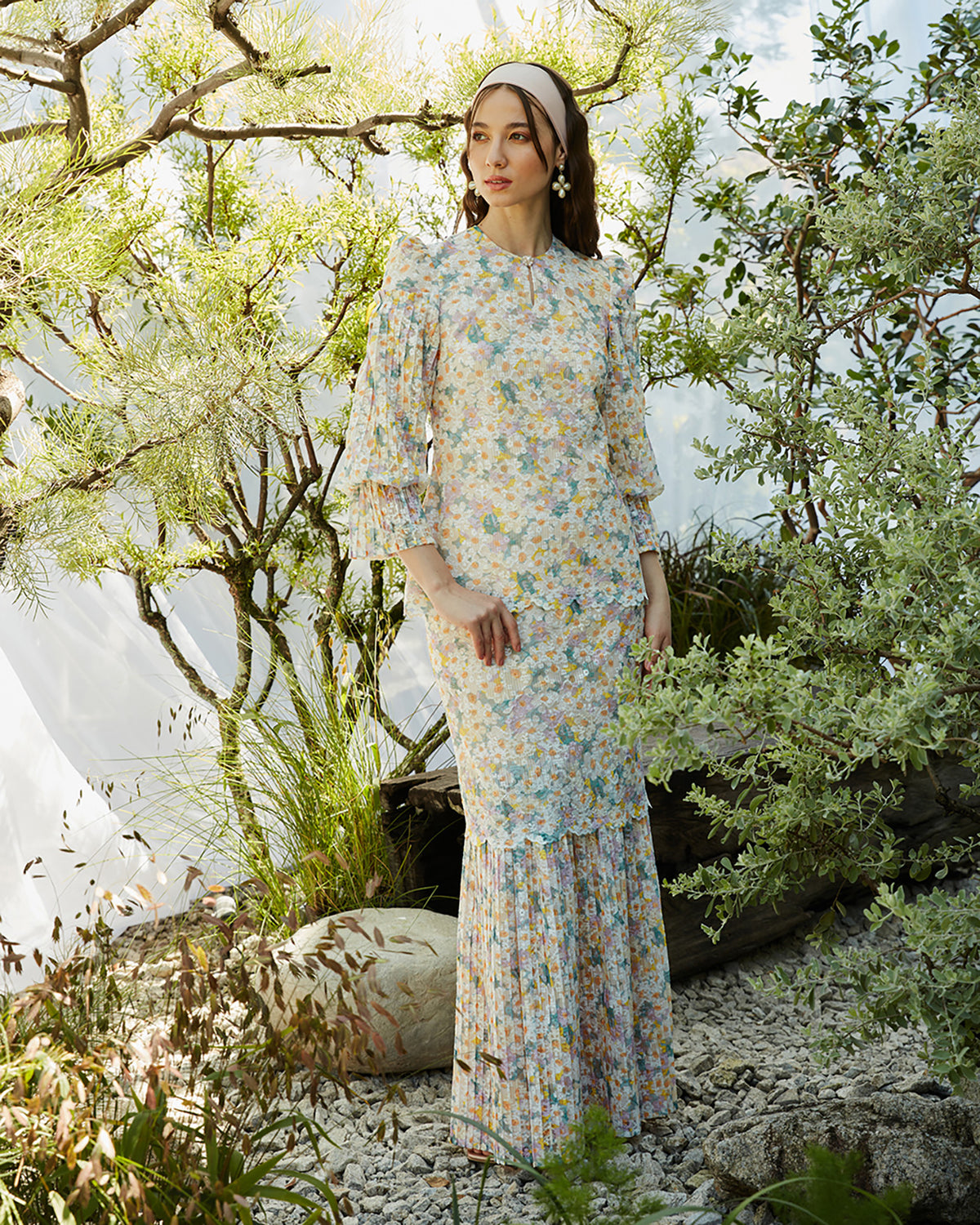 INNAI-RED-RAYA-RTW-2024-GOLDENHOUR