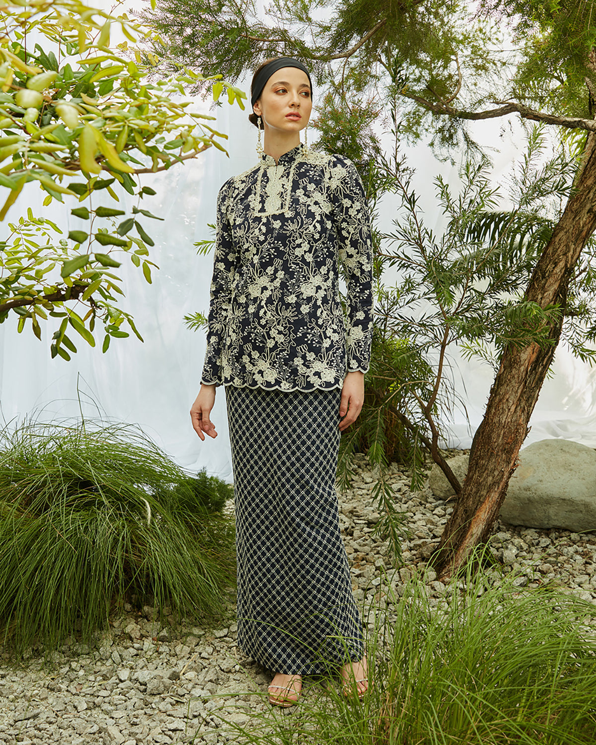 INNAI-RED-RAYA-RTW-2024-GOLDENHOUR