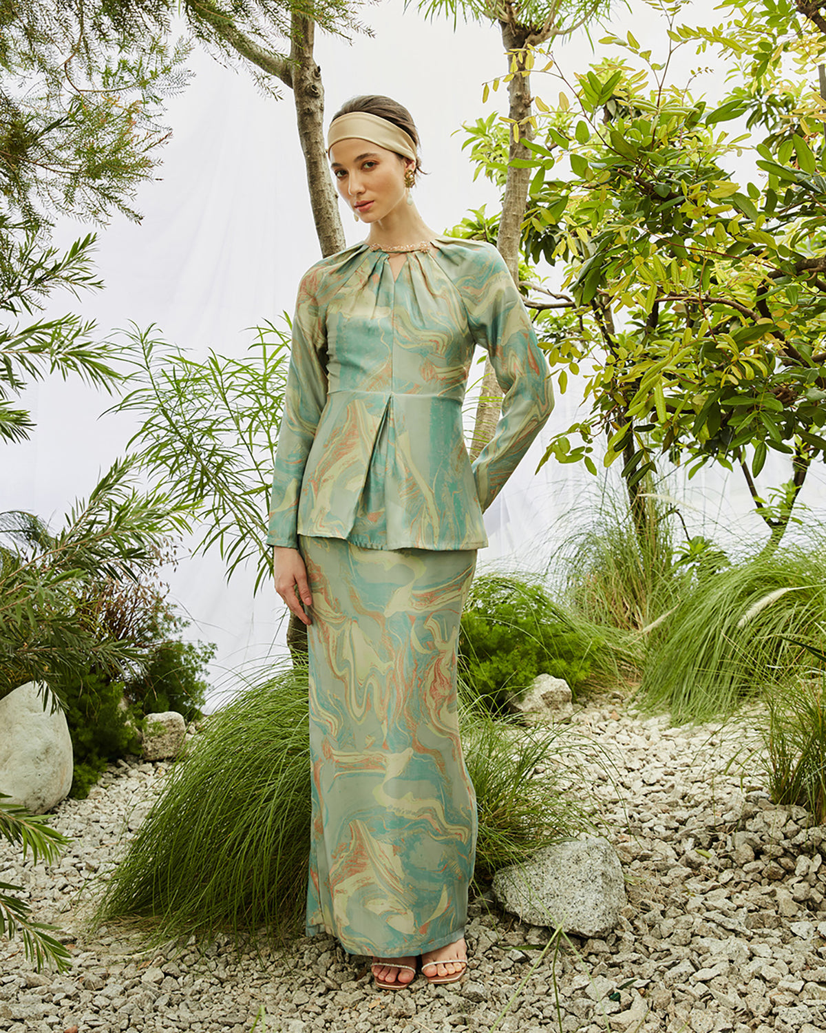 INNAI-RED-RAYA-RTW-2024-GOLDENHOUR