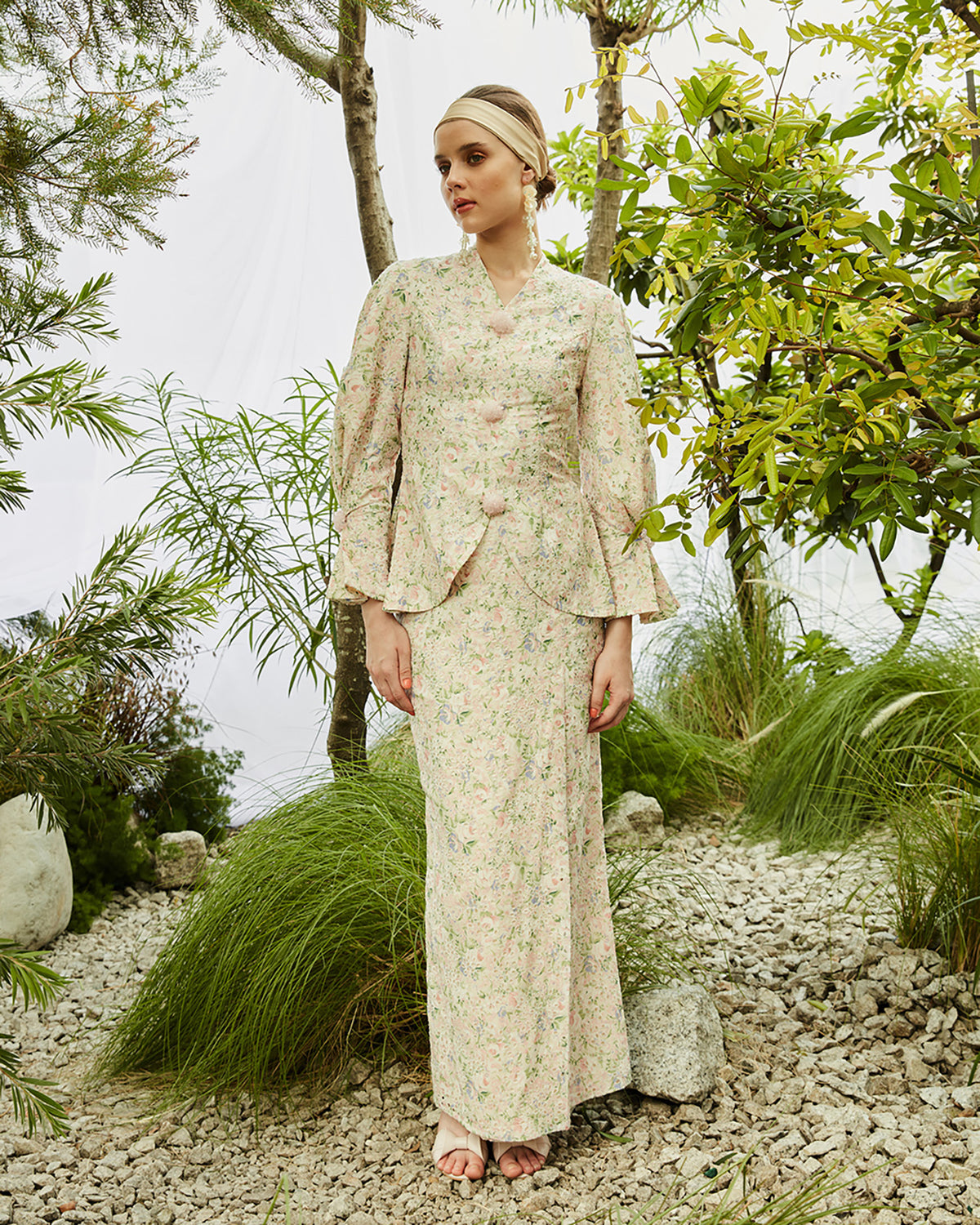 INNAI-RED-RAYA-RTW-2024-GOLDENHOUR
