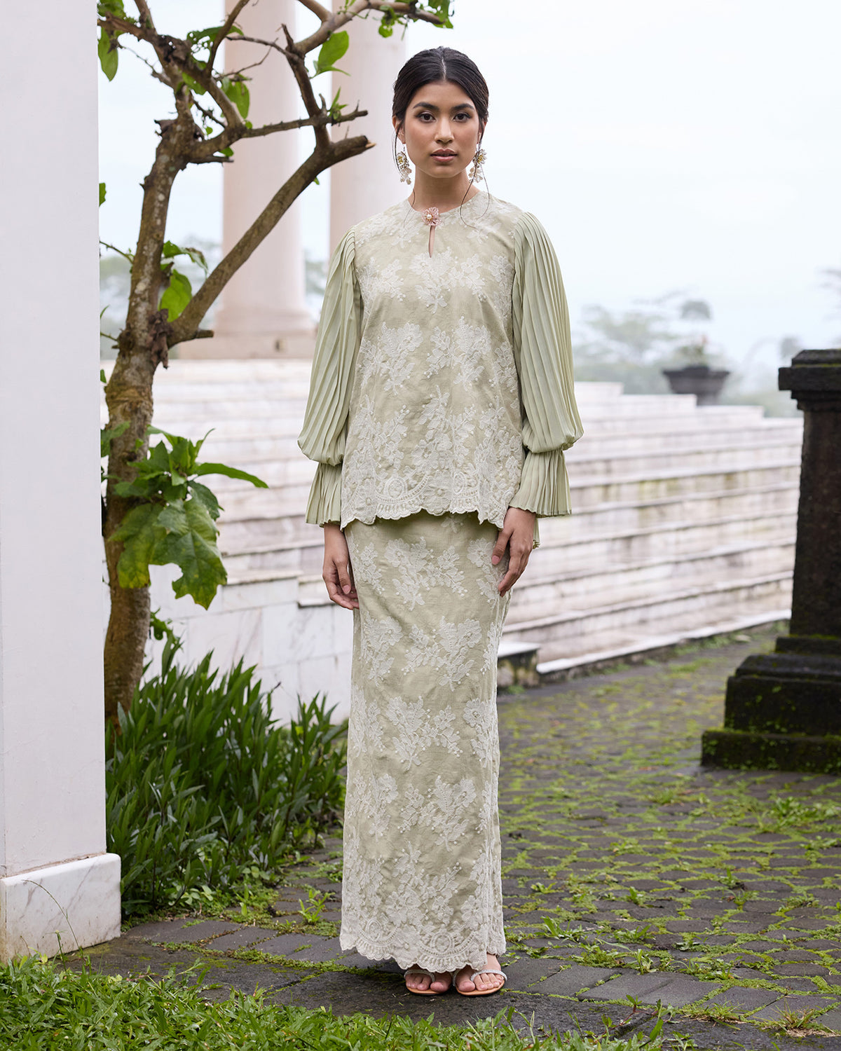 INNAI-RED-RAYA-RTW-2025-REMINISCENCE