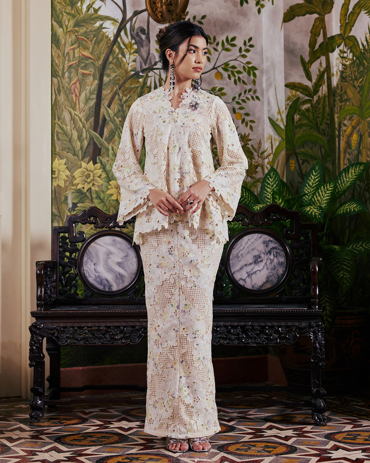 INNAI-RED-RAYA-RTW-2025-REMINISCENCE