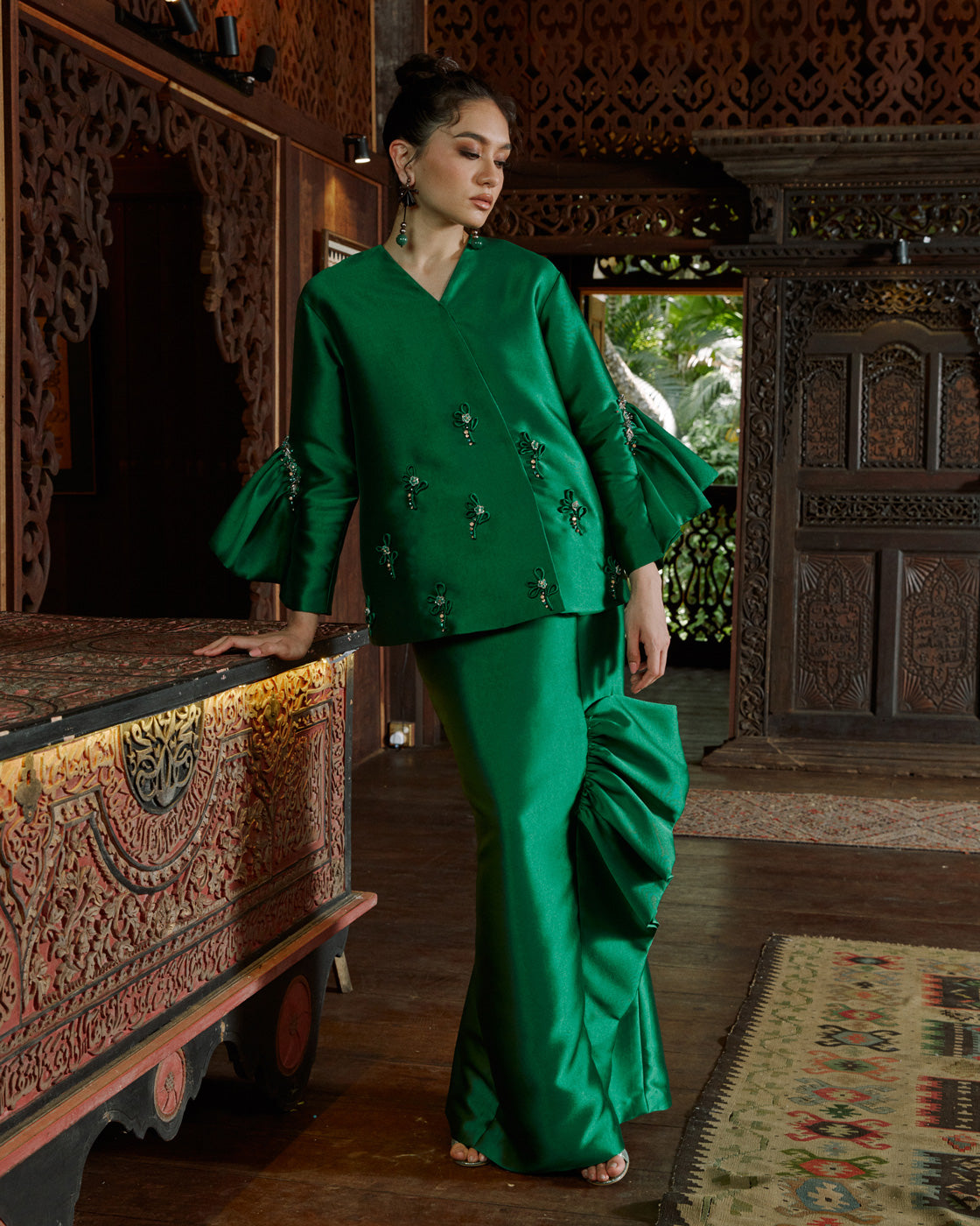 INNAI-RED-SERENE-RAYA-2023