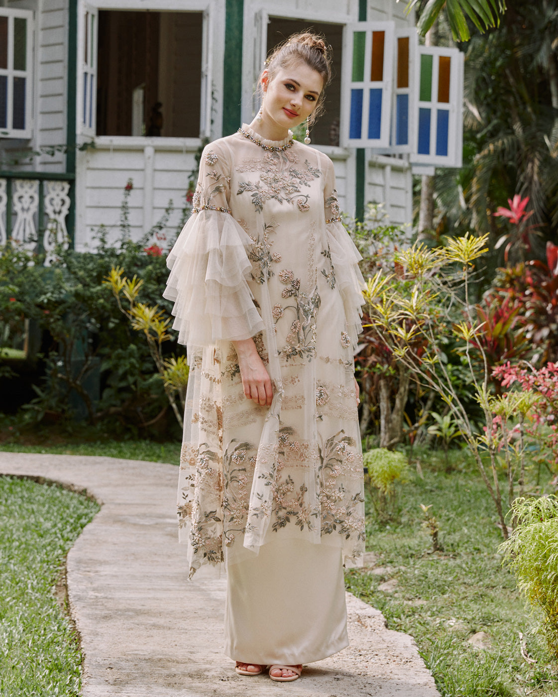 INNAI-RED-SERENE-RAYA-2023