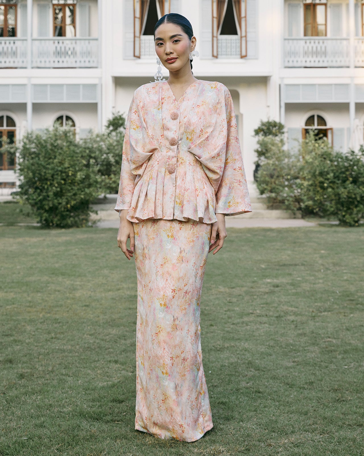 INNAI-CO-RAYA-RTW-2026-EVERGLOW-SURI