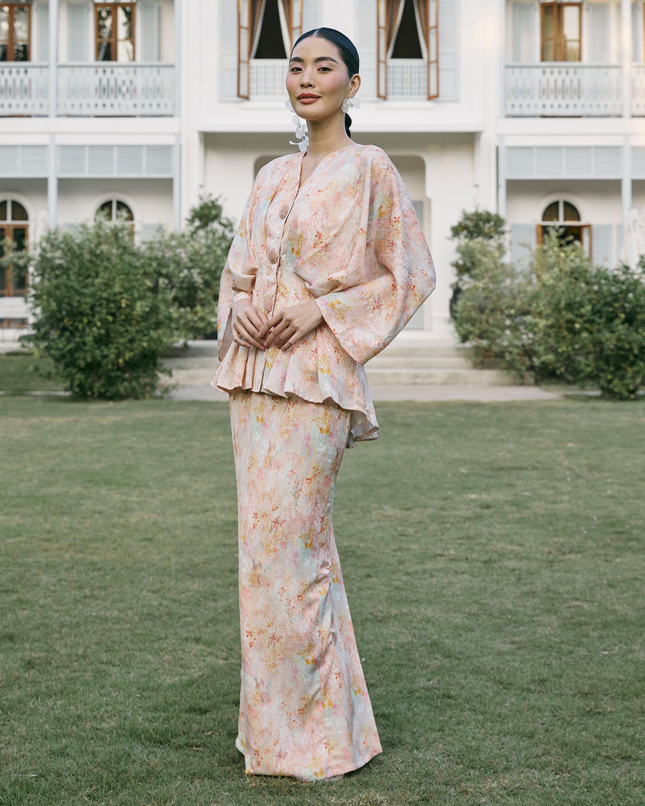 INNAI-CO-RAYA-RTW-2026-EVERGLOW-SURI