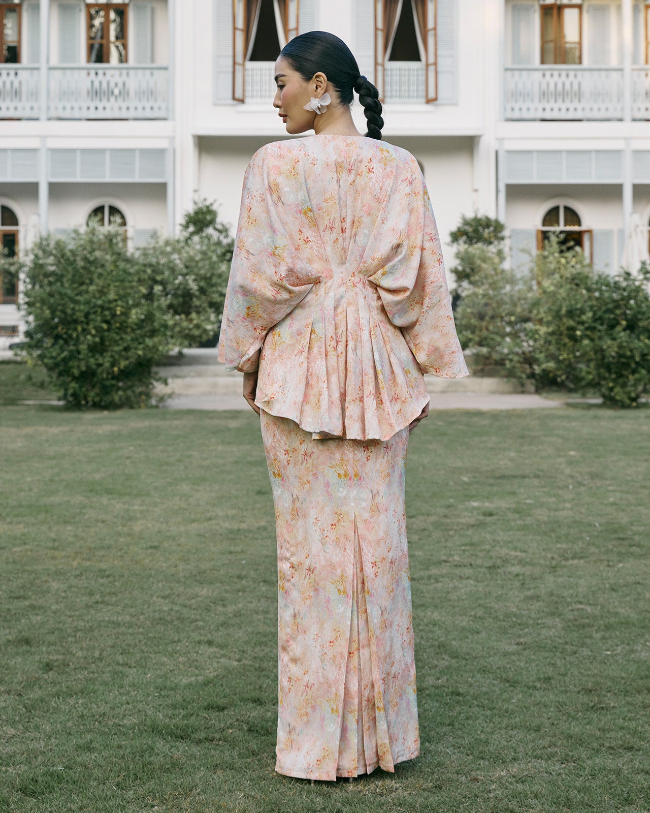 INNAI-CO-RAYA-RTW-2026-EVERGLOW-SURI