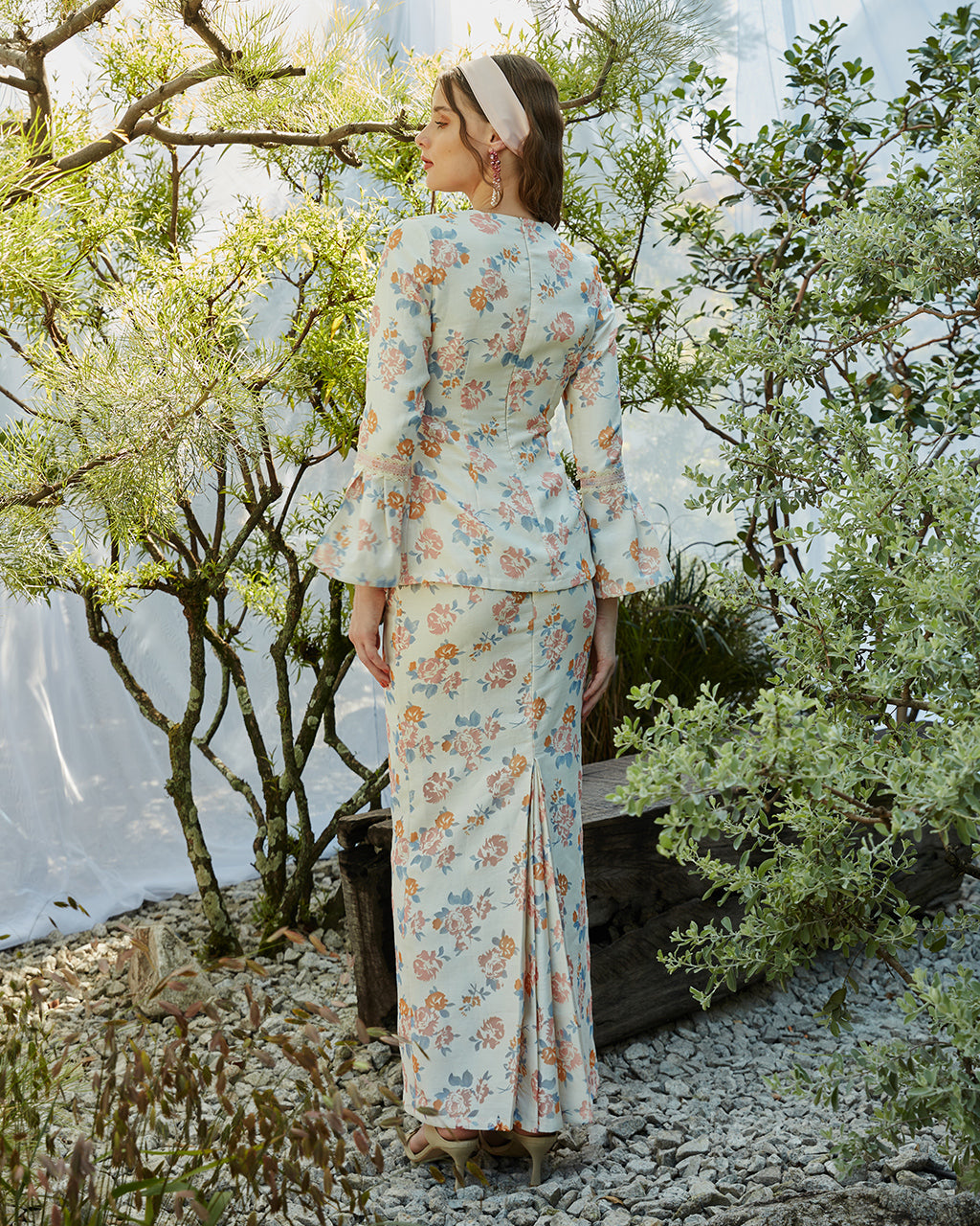 INNAIRED-RAYA2024-RTW-GOLDENHOUR-KARINA