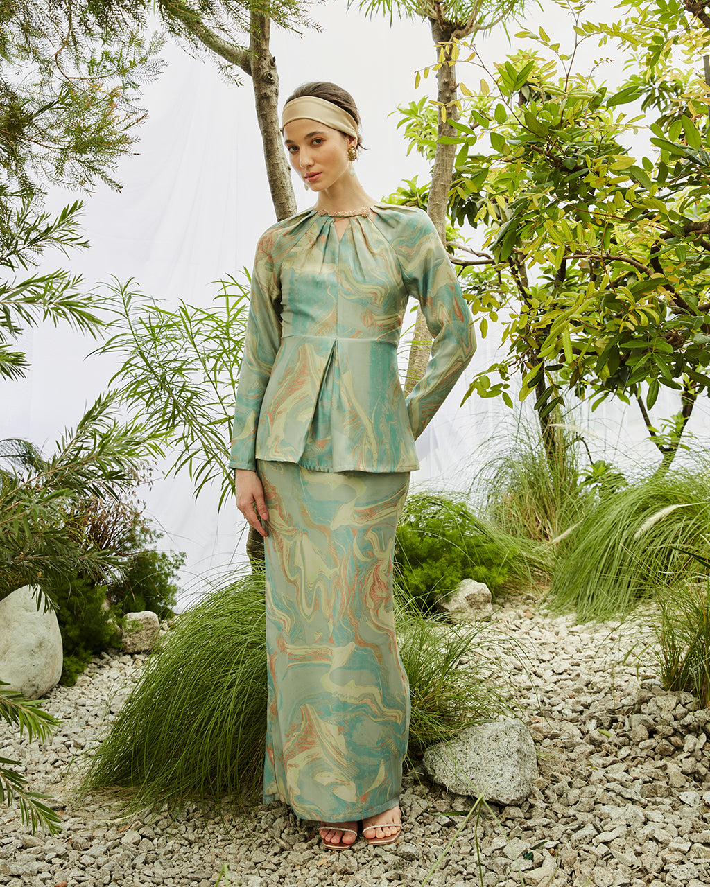 INNAIRED-RAYA2024-RTW-GOLDENHOUR-LEONA