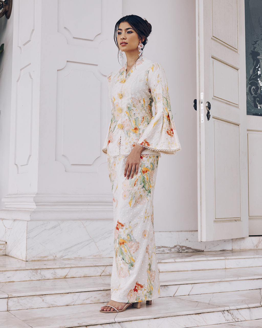 INNAI-RED-RAYA2025-RTW-REMINISCENCE-SABRINA