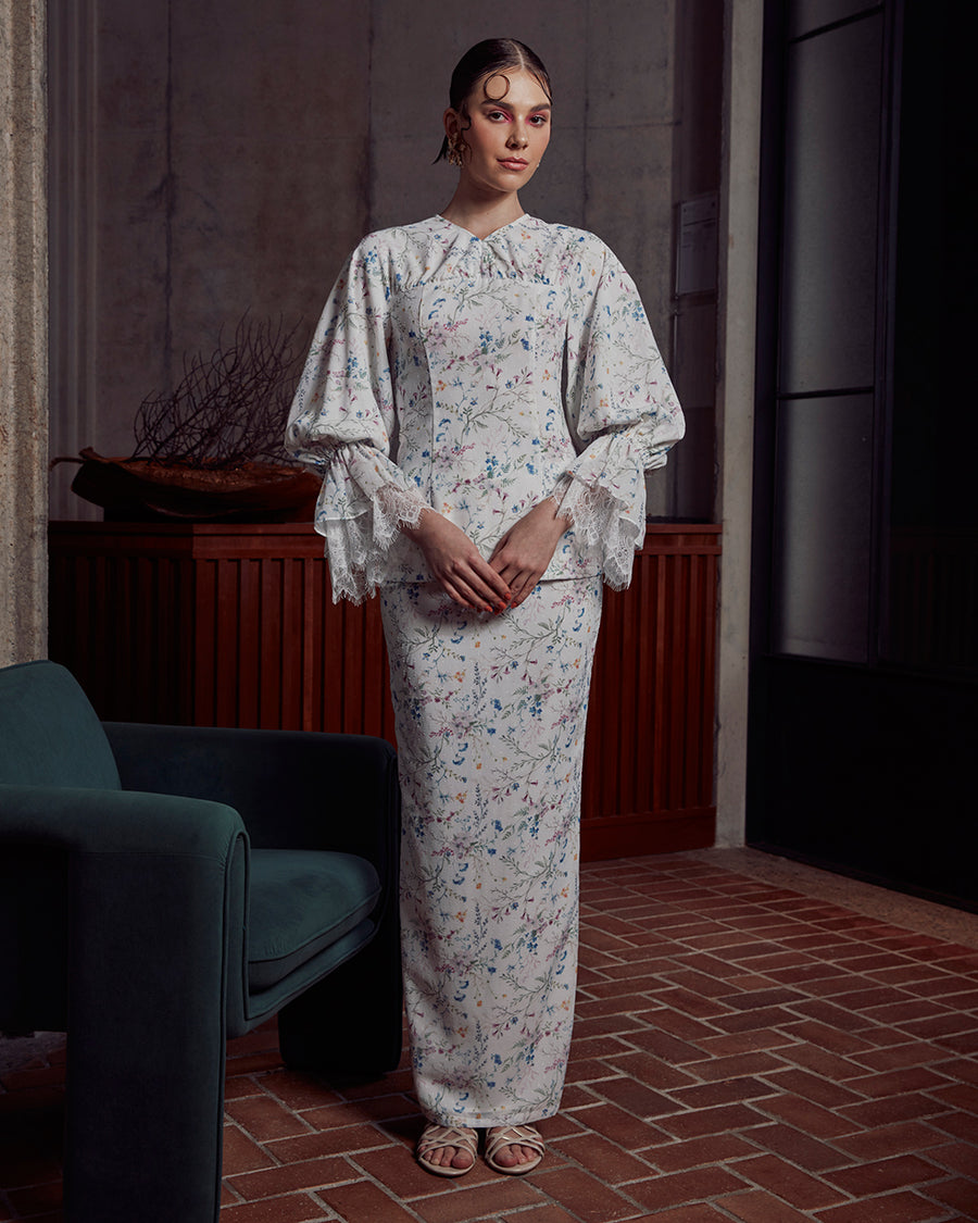 INNAI RED-RAYA-RTW-2023-COSMOPOLITAN-INES