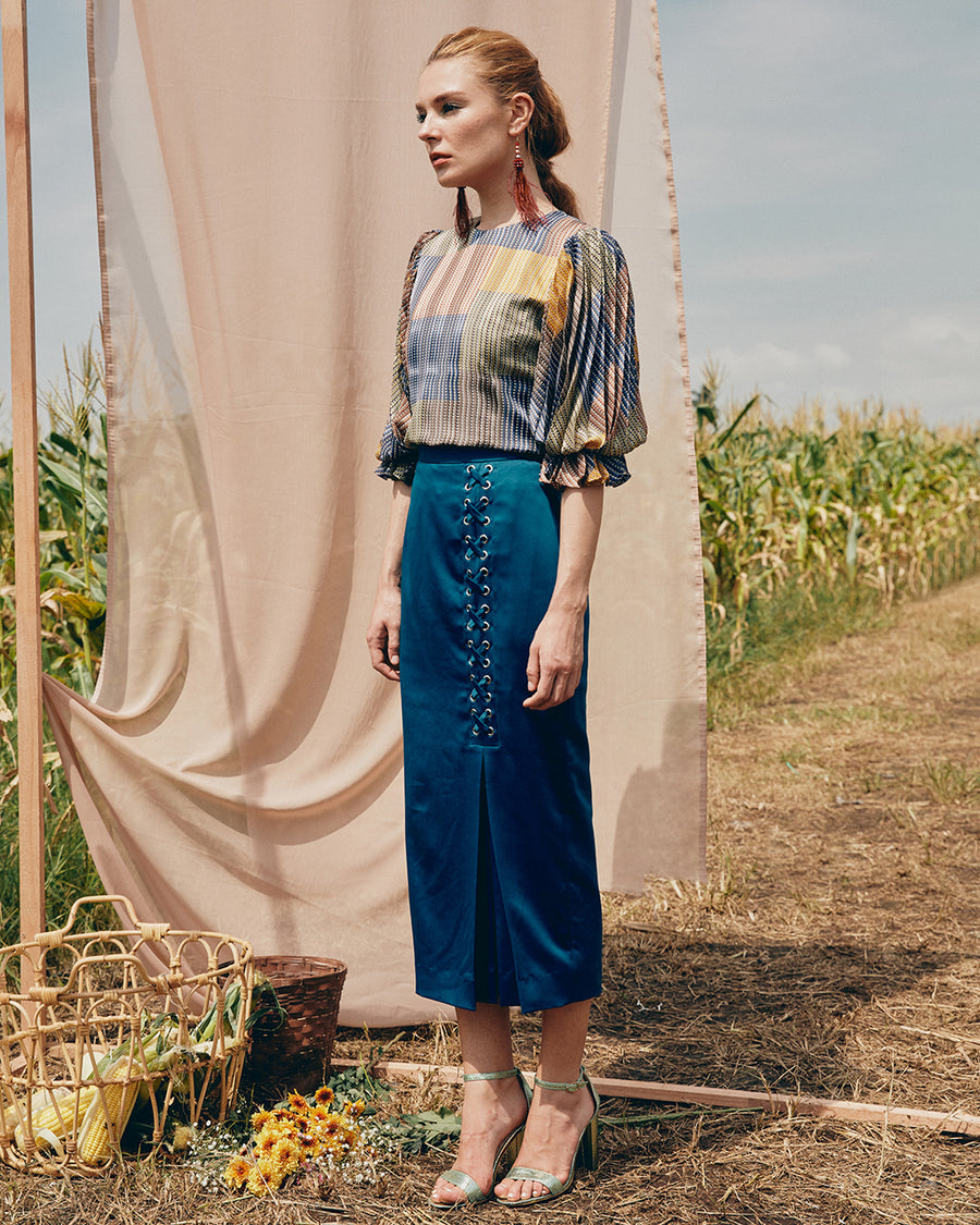 IRWF/20/19 - GEOMETRIC PRINT TOP WITH SUNRAY PLEATED BILLOW SLEEVES