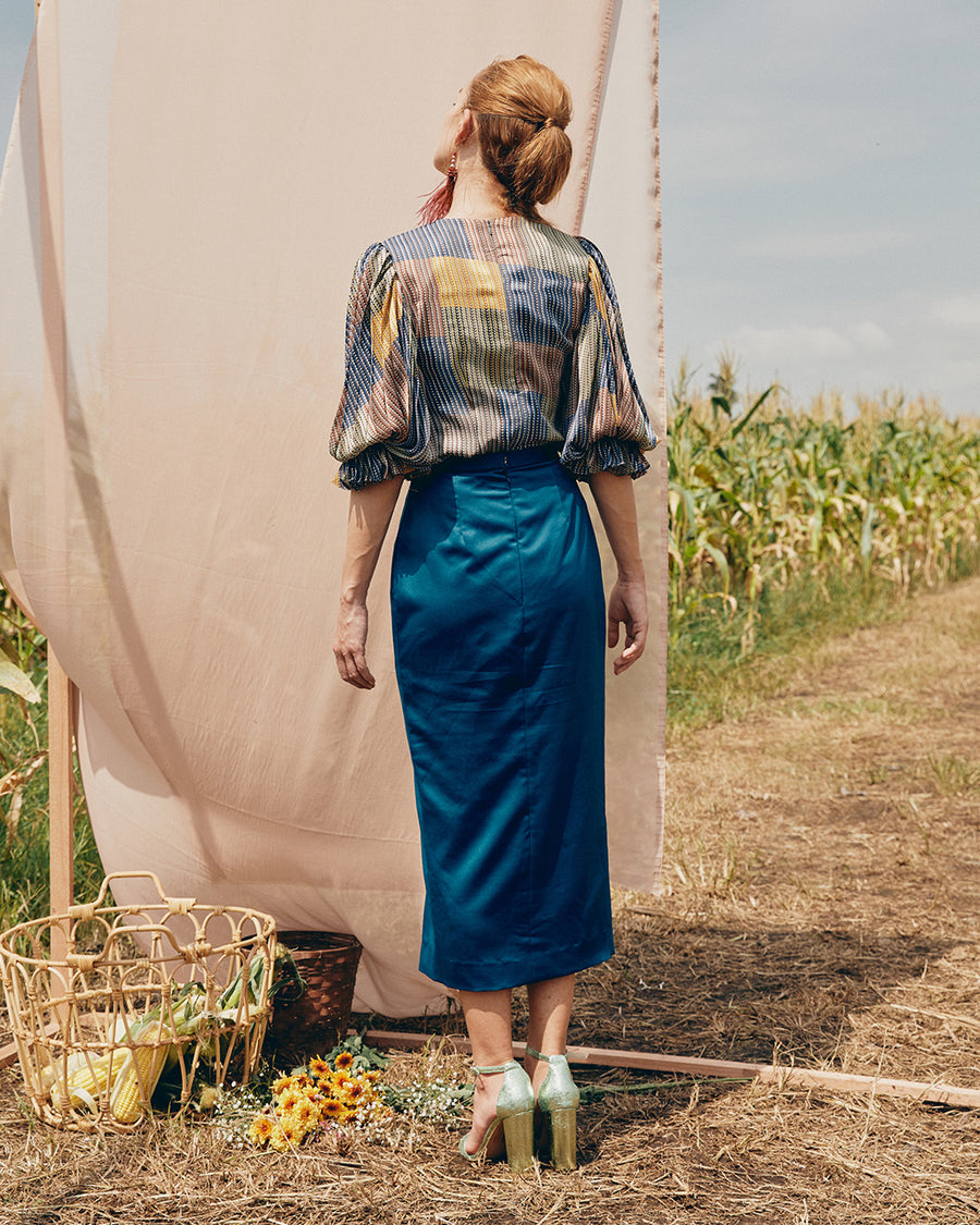 IRWF/20/20 - PENCIL SKIRT WITH LACED-UP EYELET AND BOX PLEAT DETAIL