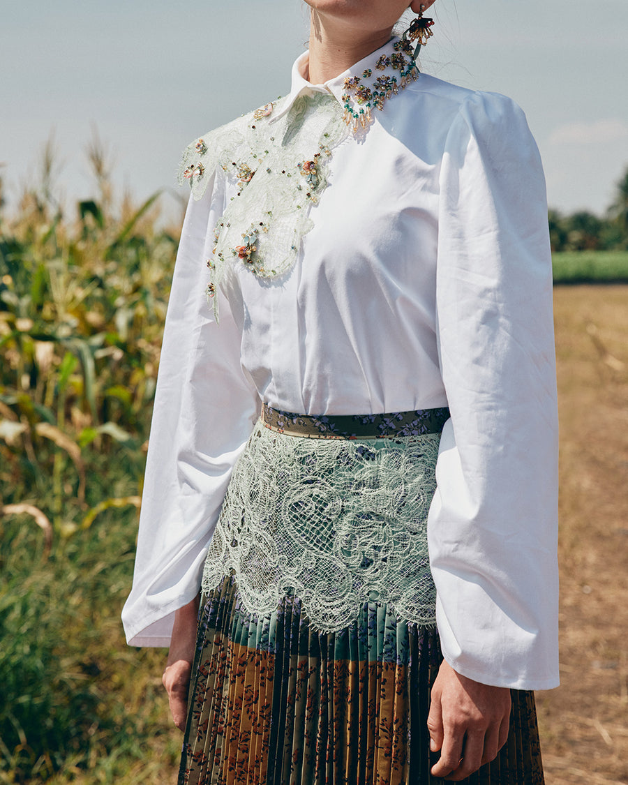IRWF/20/27 - BEADED COLLAR COTTON SHIRT WITH DETACHABLE LACE NECK PIECE