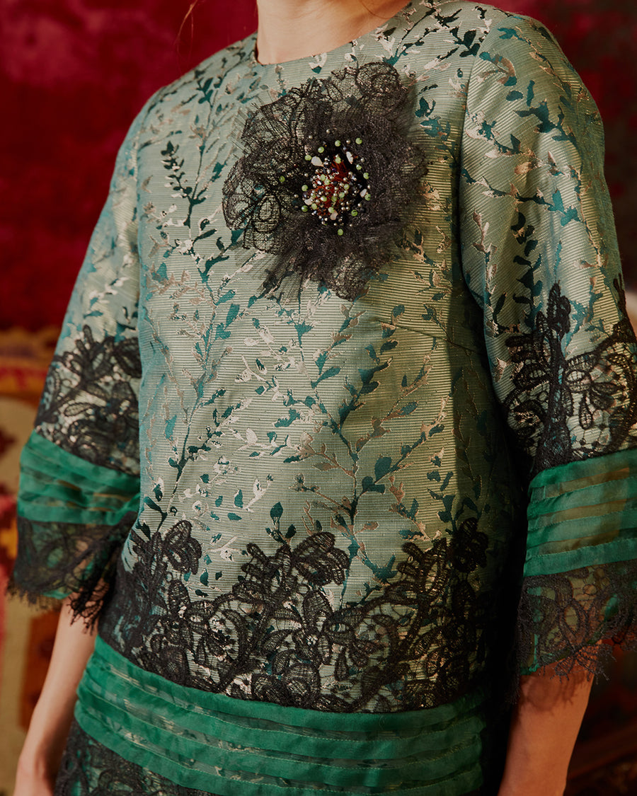 PARISA - KURUNG KEDAH WITH LACE TRIMMING AND PLEATED ORGANZA
