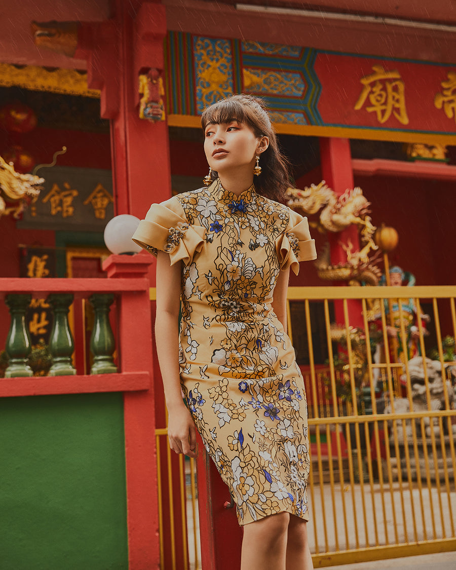 JIA - EMBROIDERED LACE CHEONGSAM WITH FOLD DETAILED SLEEVE